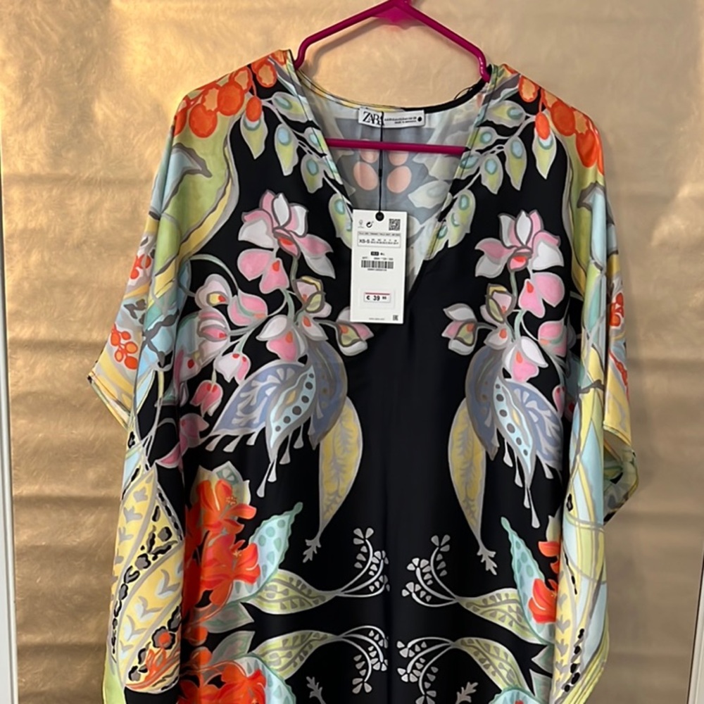 Zara Black and Orange V-Neck Maxi Dress with 3/4 Dolman Sleeves